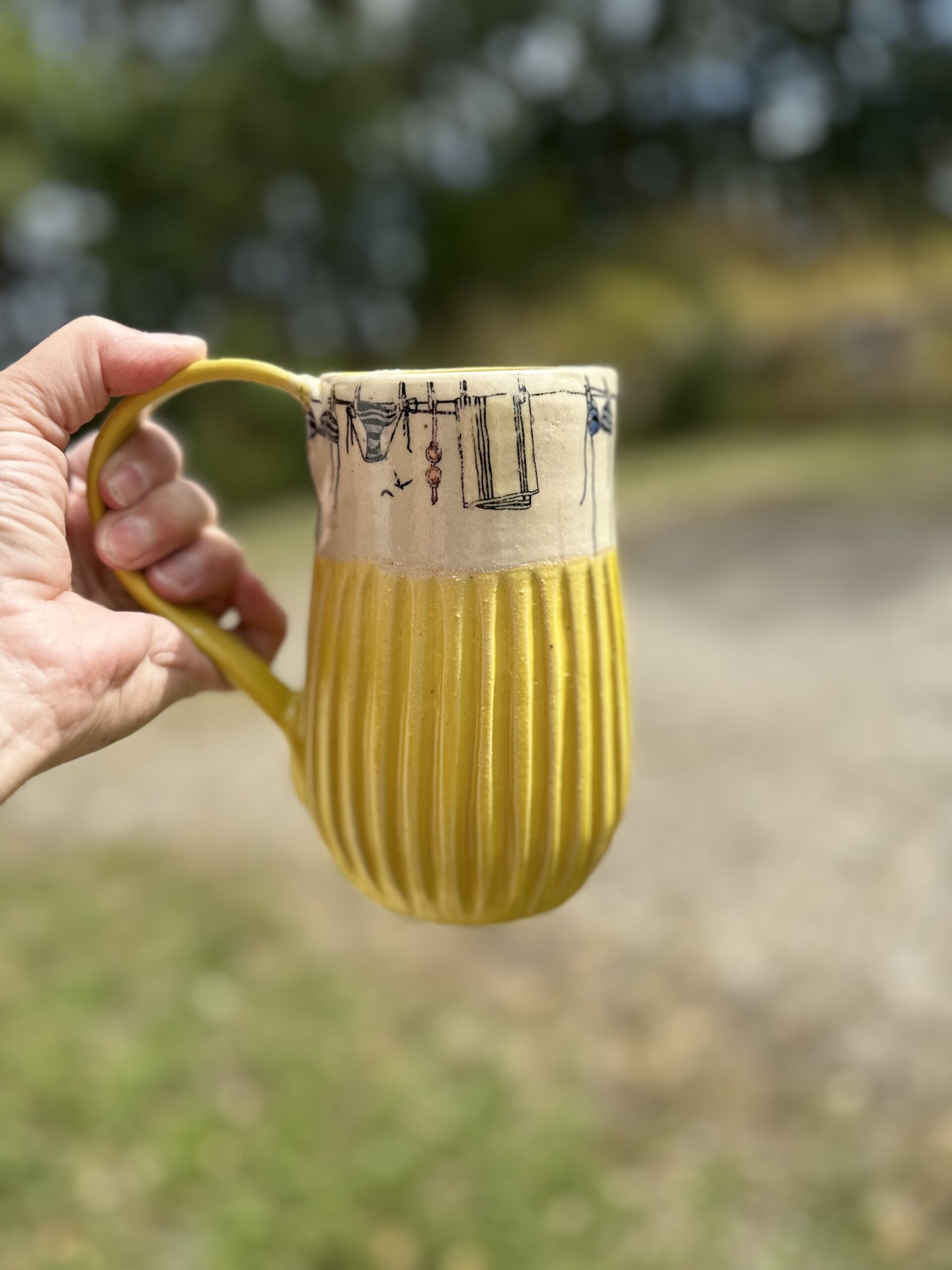 Citron - Kande 1 Håndlavet kande i varmgul farve som passer til både Smørblomst og Citronserien.