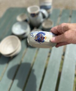 Håndlavet morgenmadsskål fra Fisk-serien - her med fisk deko udv.